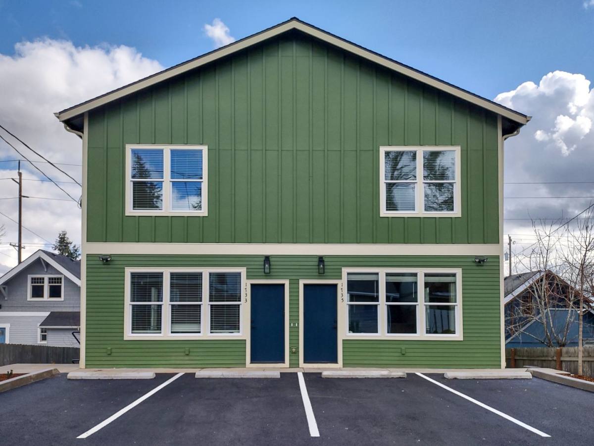 Apartment for rent at 1725-1735 Commercial St SE, Salem, OR 97302