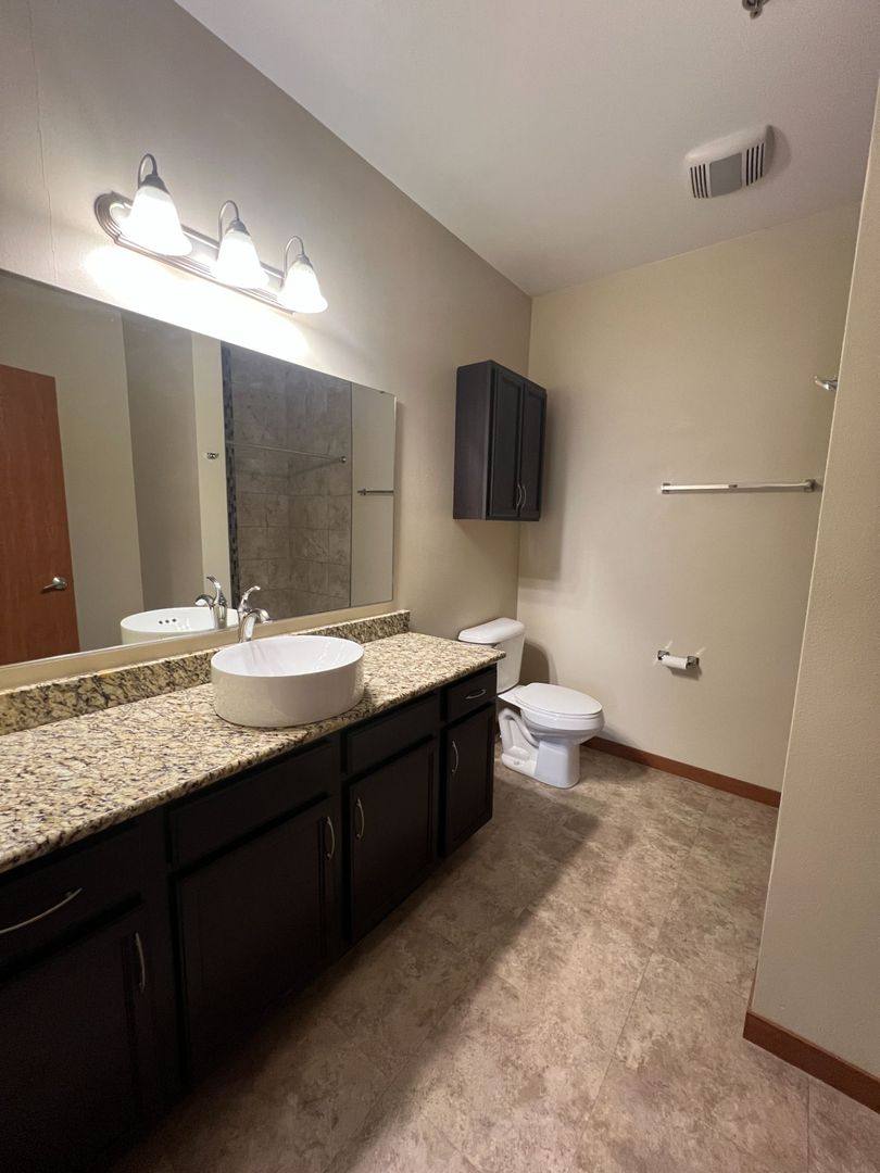 Apartment for rent at 401 N Washington St, Green Bay, WI 54301