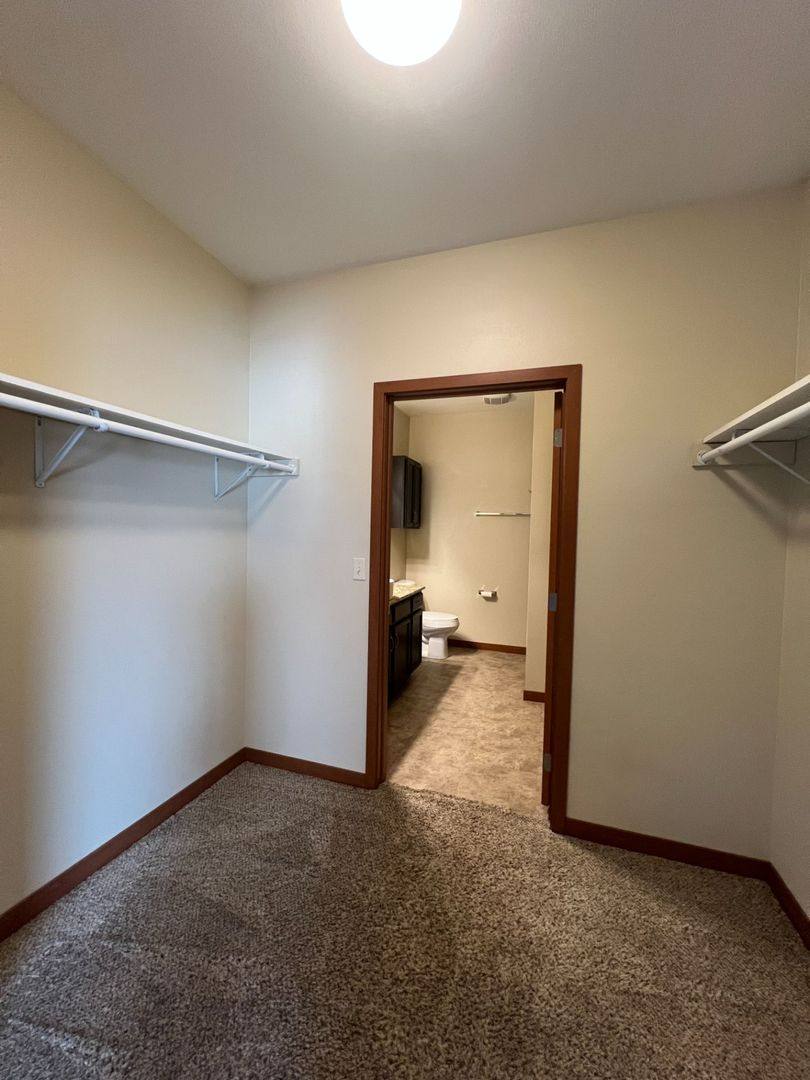 Apartment for rent at 401 N Washington St, Green Bay, WI 54301