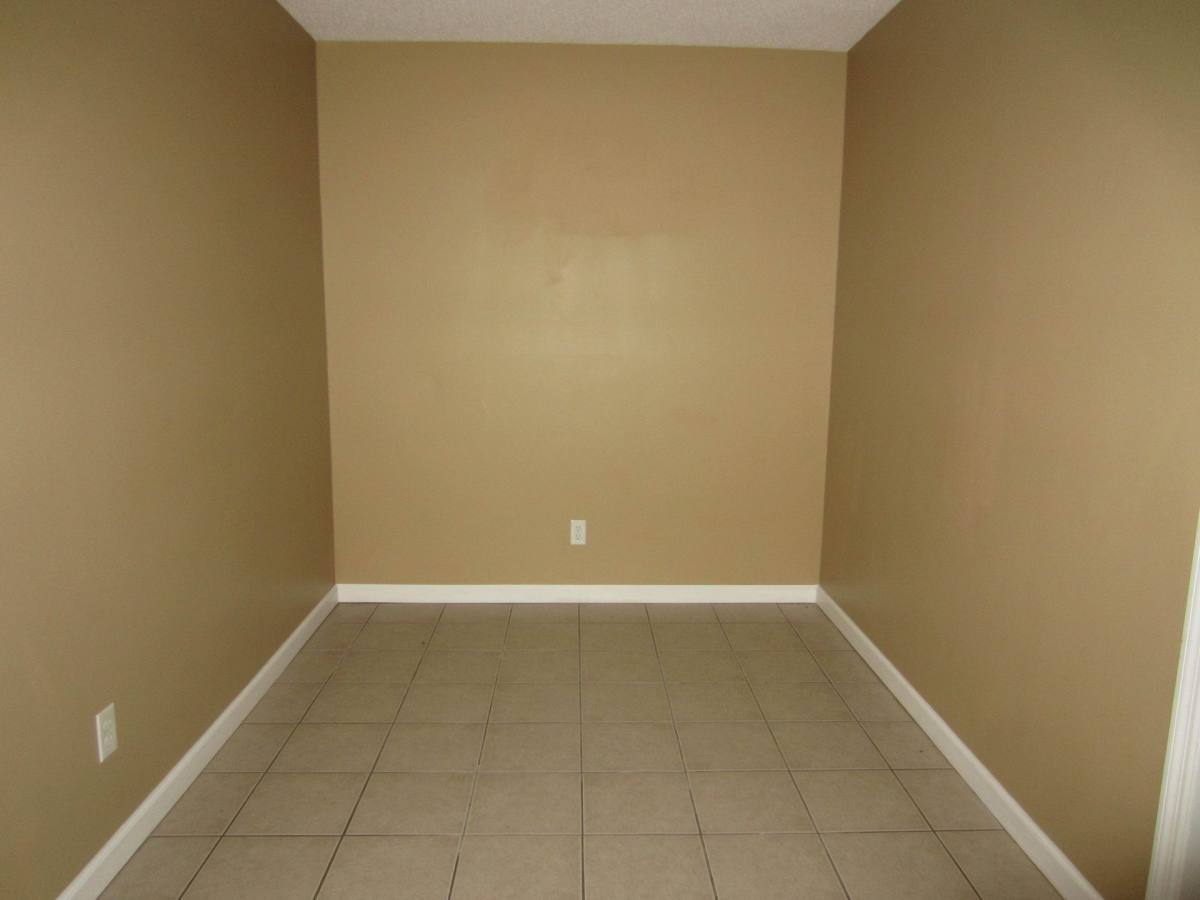 Apartment for rent at 1004 N Oak St, Valdosta, GA 31601