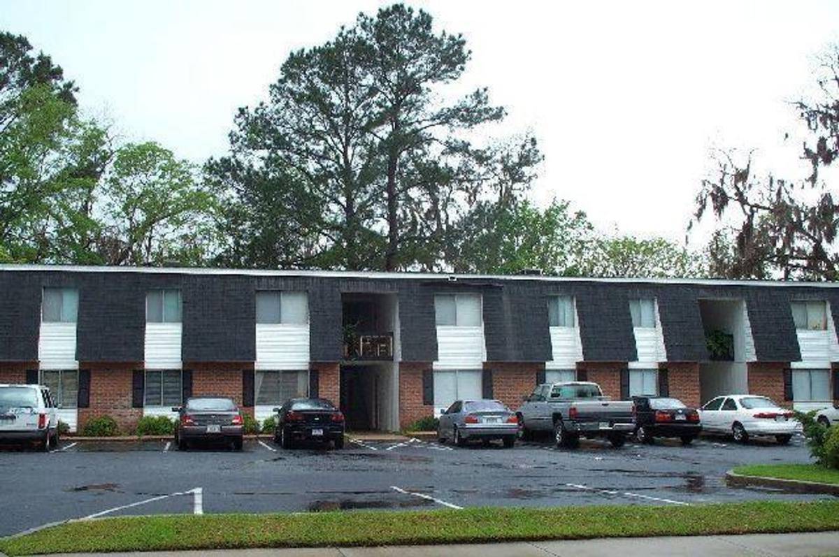 Apartment for rent at 1004 N Oak St, Valdosta, GA 31601