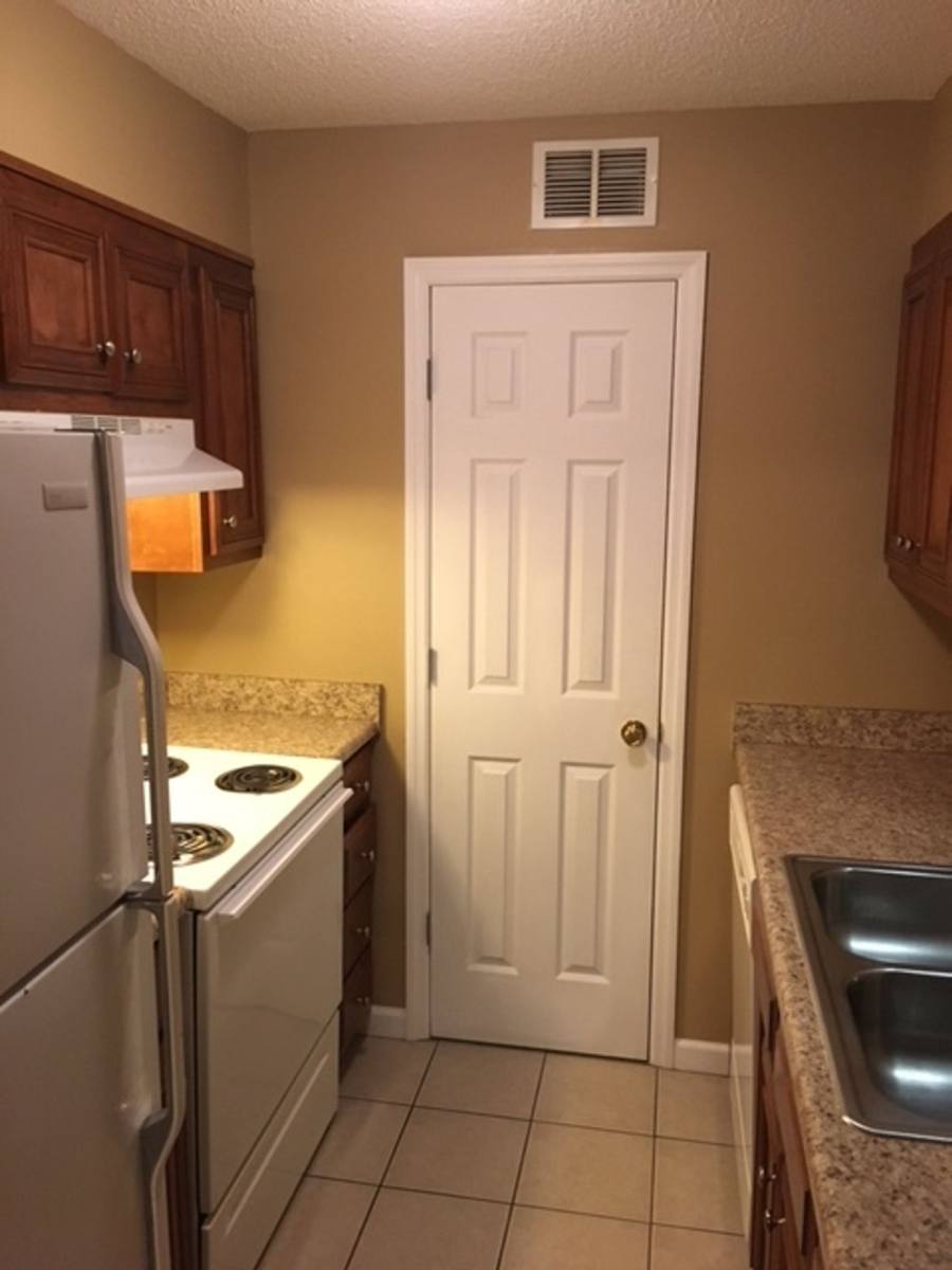 Apartment for rent at 1004 N Oak St, Valdosta, GA 31601