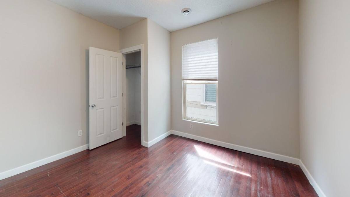 Apartment for rent at 520 12th Ave SE, Minneapolis, MN 55414
