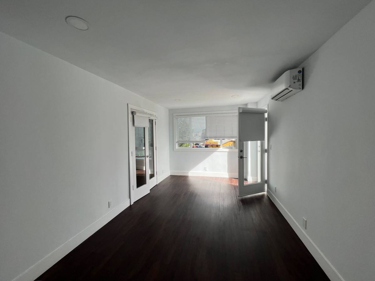 Apartment for rent at 16550 Vanowen St, Van Nuys, CA 91406
