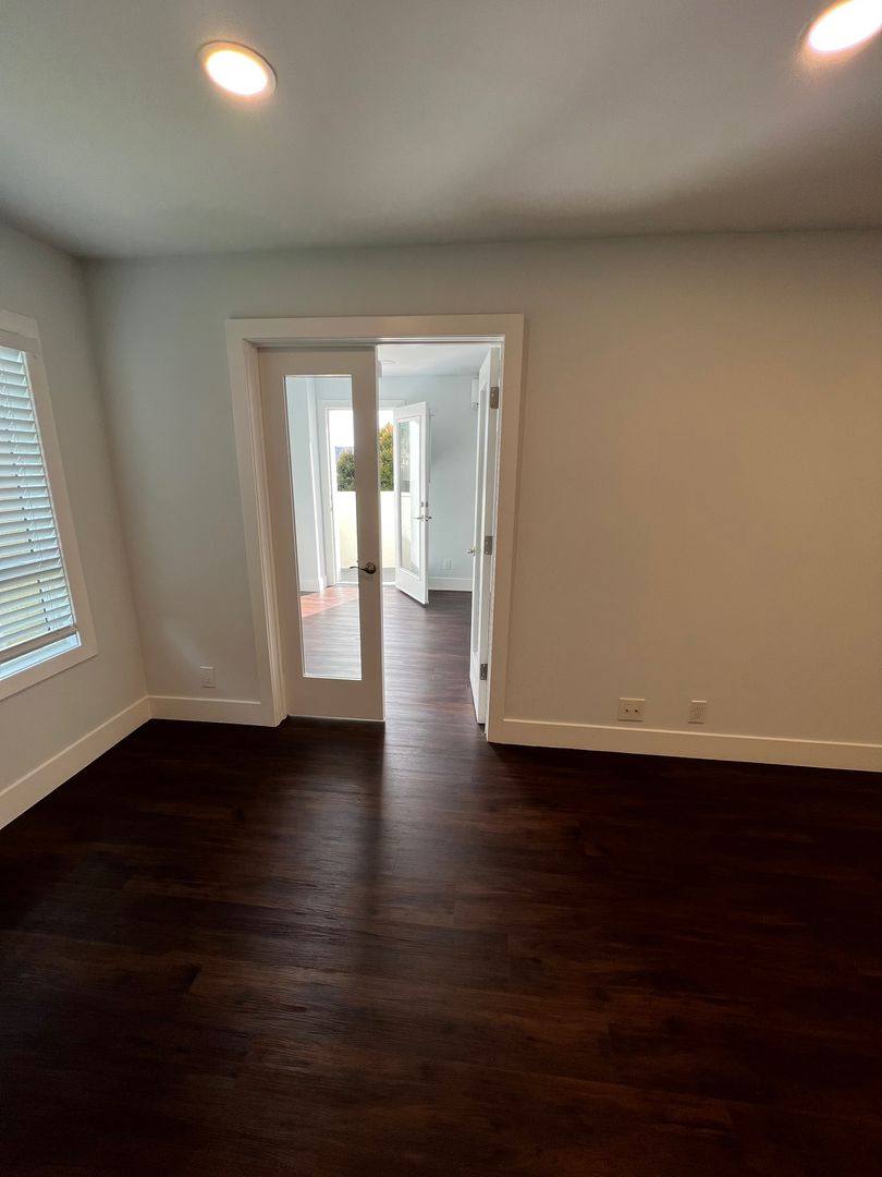 Apartment for rent at 16550 Vanowen St, Van Nuys, CA 91406
