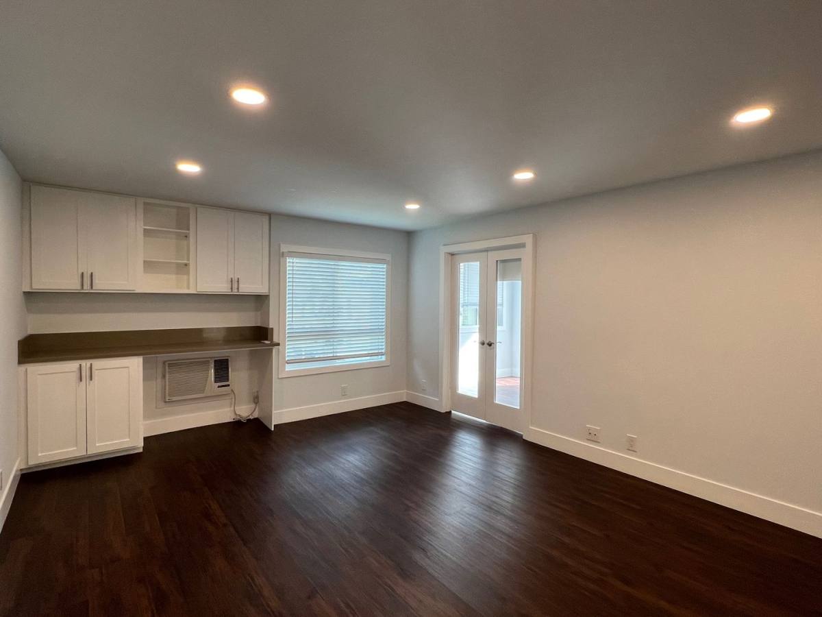 Apartment for rent at 16550 Vanowen St, Van Nuys, CA 91406