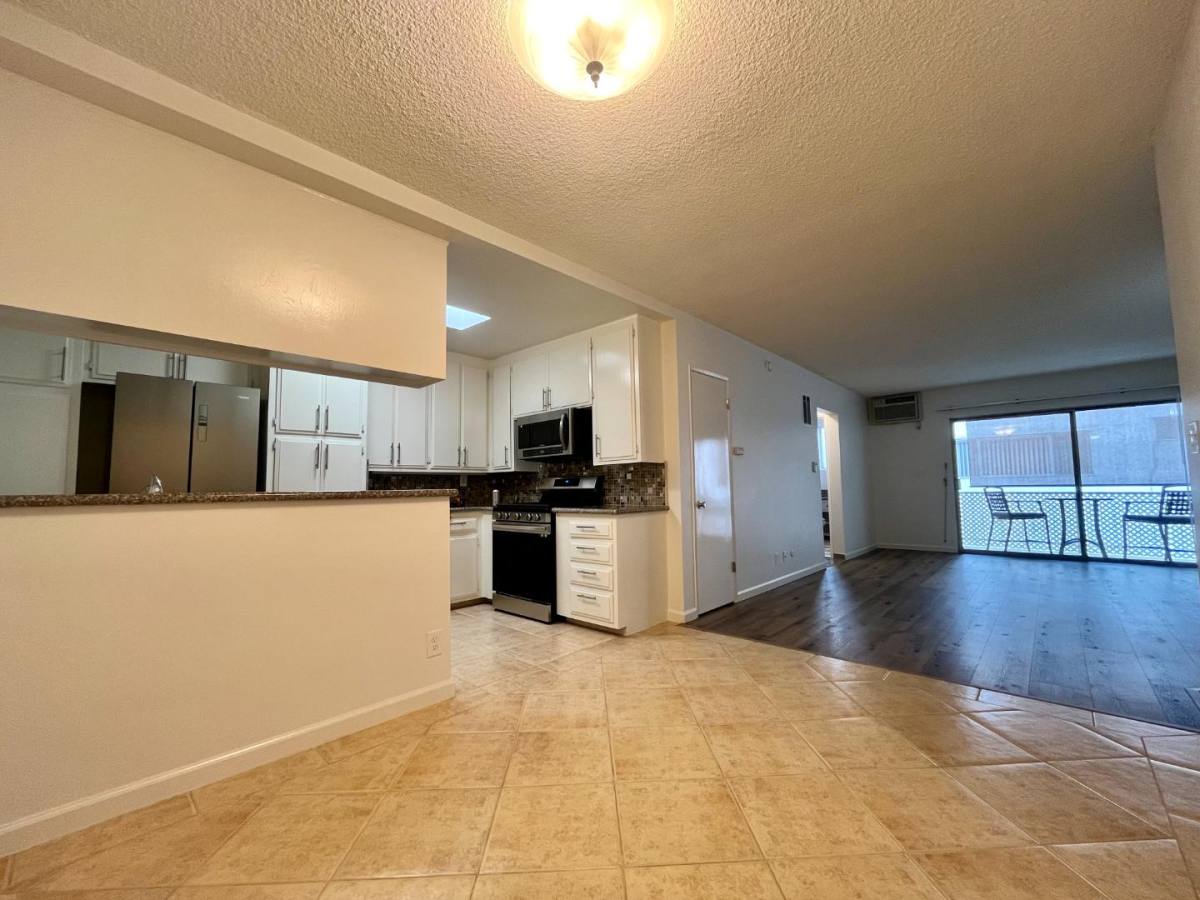 Apartment for rent at 814 S Wooster St #206, Los Angeles, CA 90035