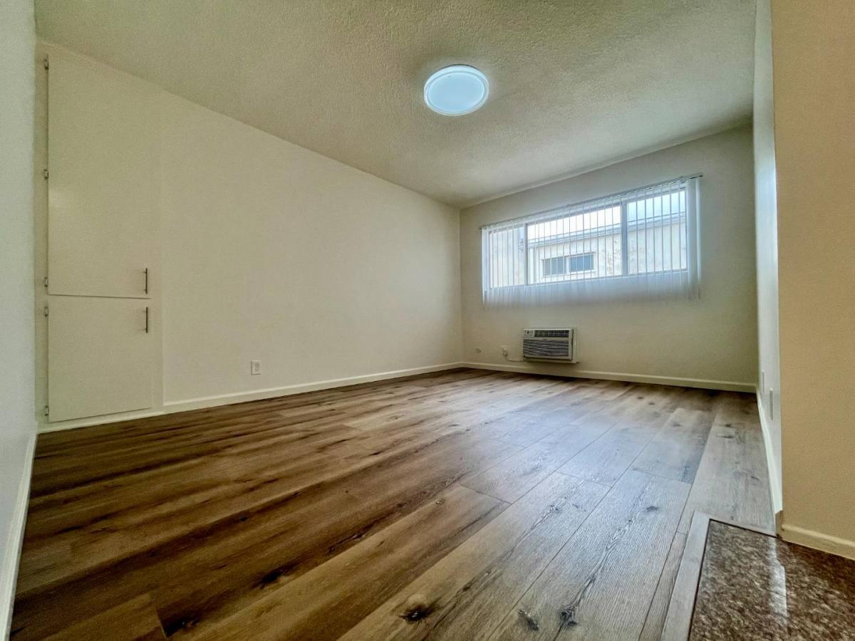 Apartment for rent at 814 S Wooster St #206, Los Angeles, CA 90035