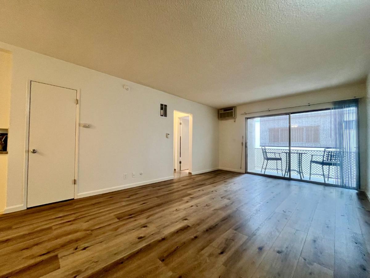 Apartment for rent at 814 S Wooster St #206, Los Angeles, CA 90035