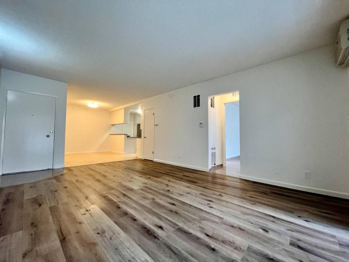 Apartment for rent at 814 S Wooster St #206, Los Angeles, CA 90035