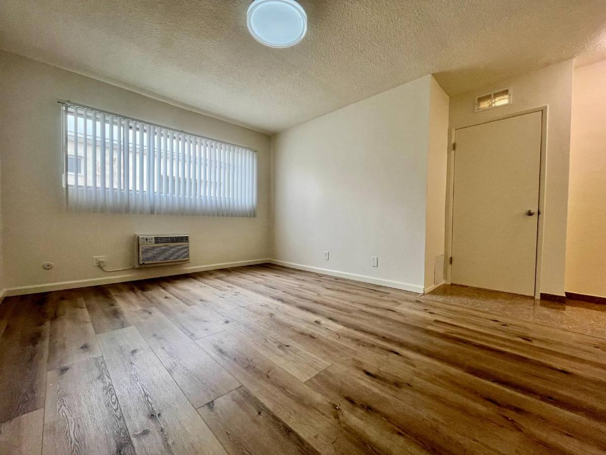 Apartment for rent at 814 S Wooster St #306, Los Angeles, CA 90035