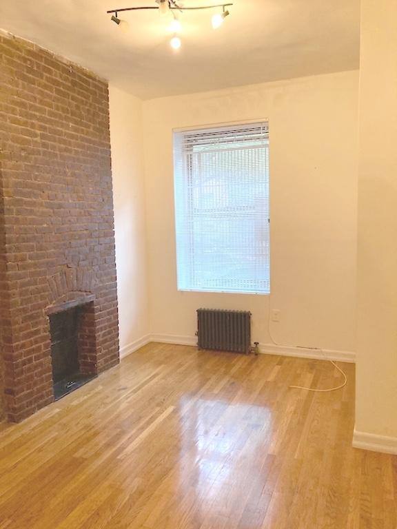 Apartment for rent at 333 W 19th St #1E, New York, NY 10011