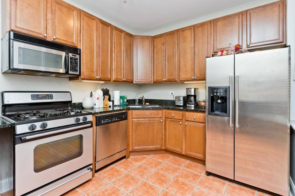 Apartment for rent at 1258 W Cornelia #1, Chicago, IL 60657