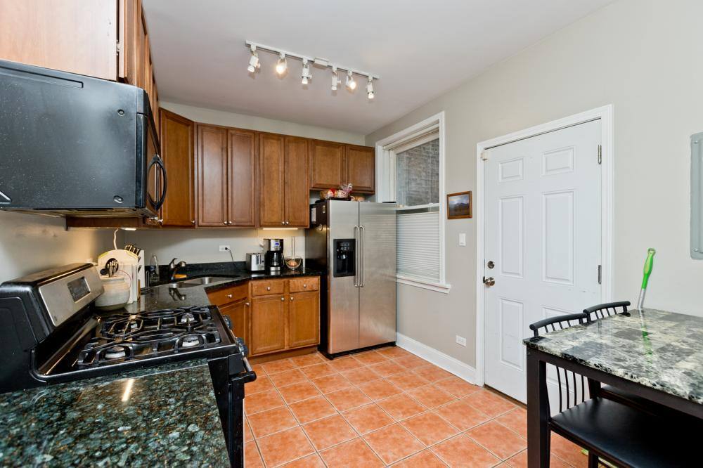 Apartment for rent at 1258 W Cornelia #1, Chicago, IL 60657
