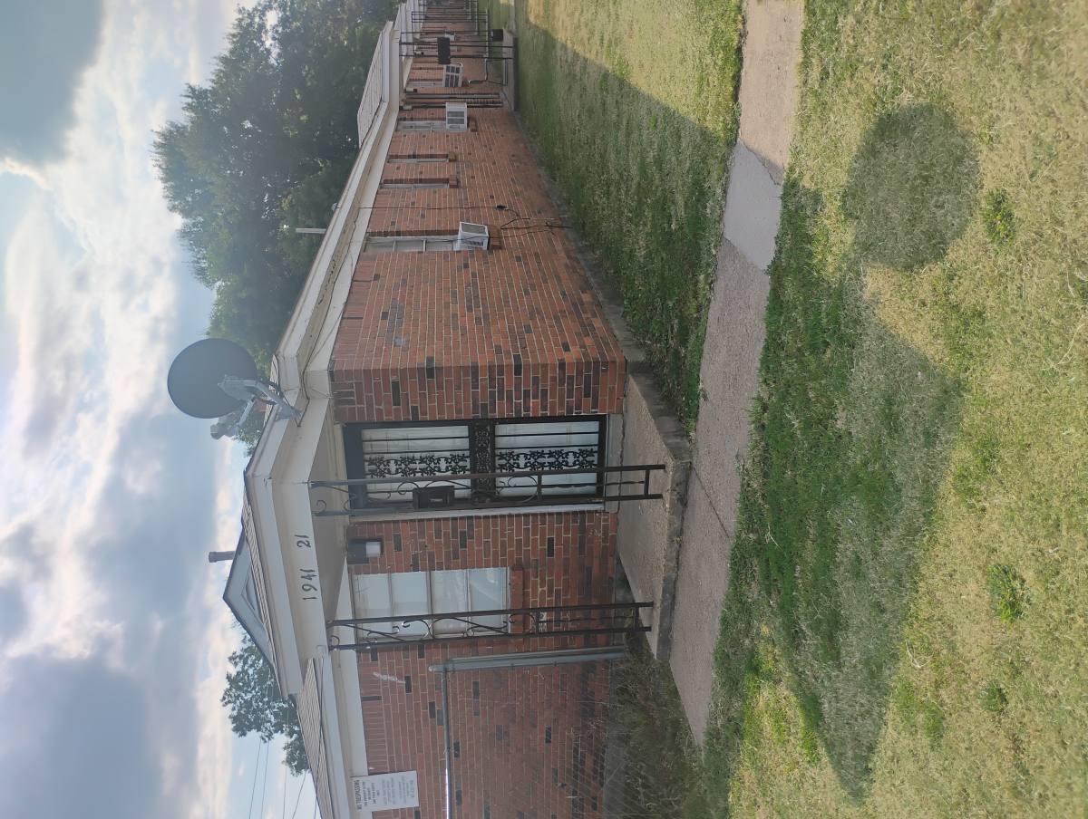 Apartment for rent at 1939 Castalia St Full Appliances, Memphis, TN 38114