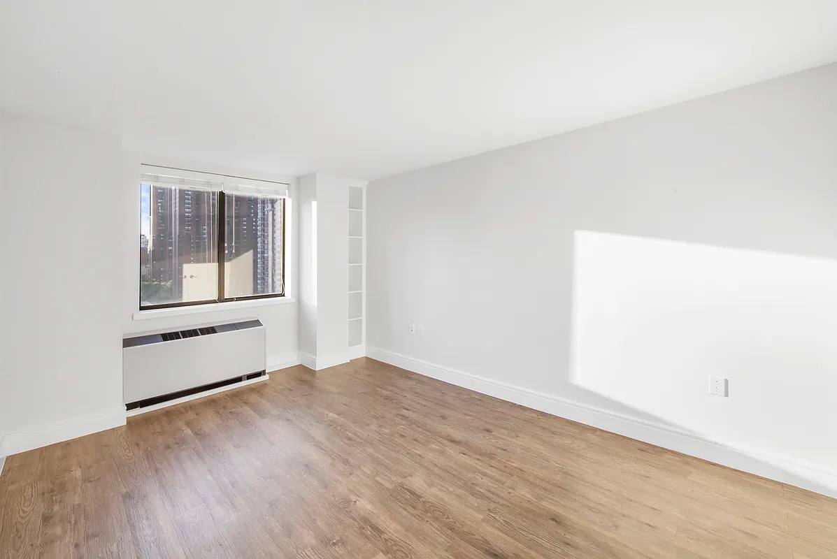 Apartment for rent at 354 E 91st St #908, New York, NY 10128