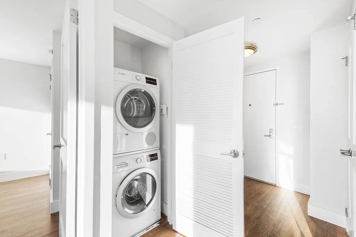 Apartment for rent at 354 E 91st St #908, New York, NY 10128