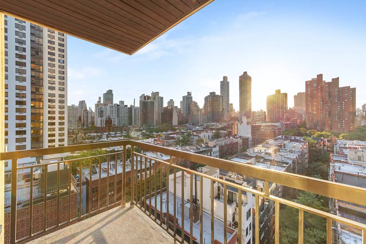 Apartment for rent at 354 E 91st St #908, New York, NY 10128