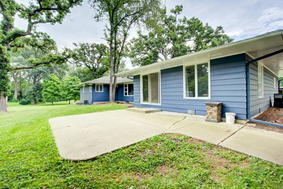 House for rent at 24W360 Hemlock Lane, Naperville, IL 60540