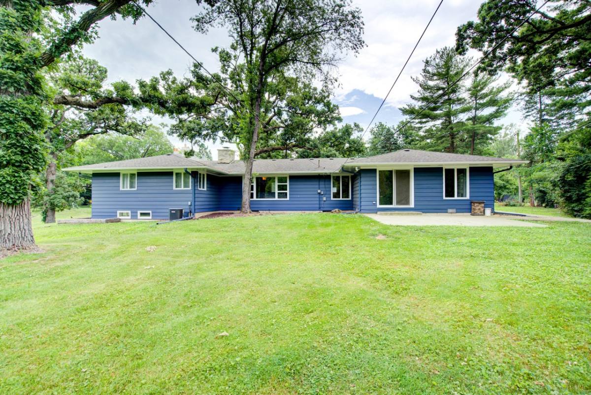 House for rent at 24W360 Hemlock Lane, Naperville, IL 60540