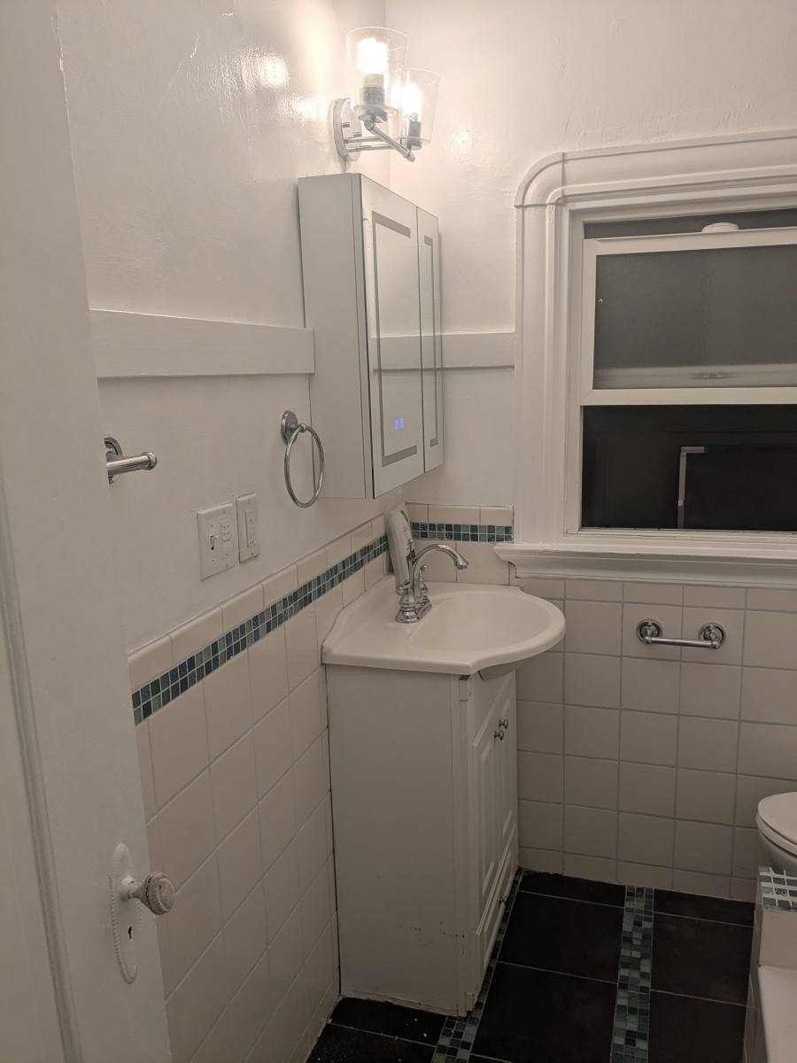 Apartment for rent at 63 Hamilton Place #63, Oakland, CA 94612