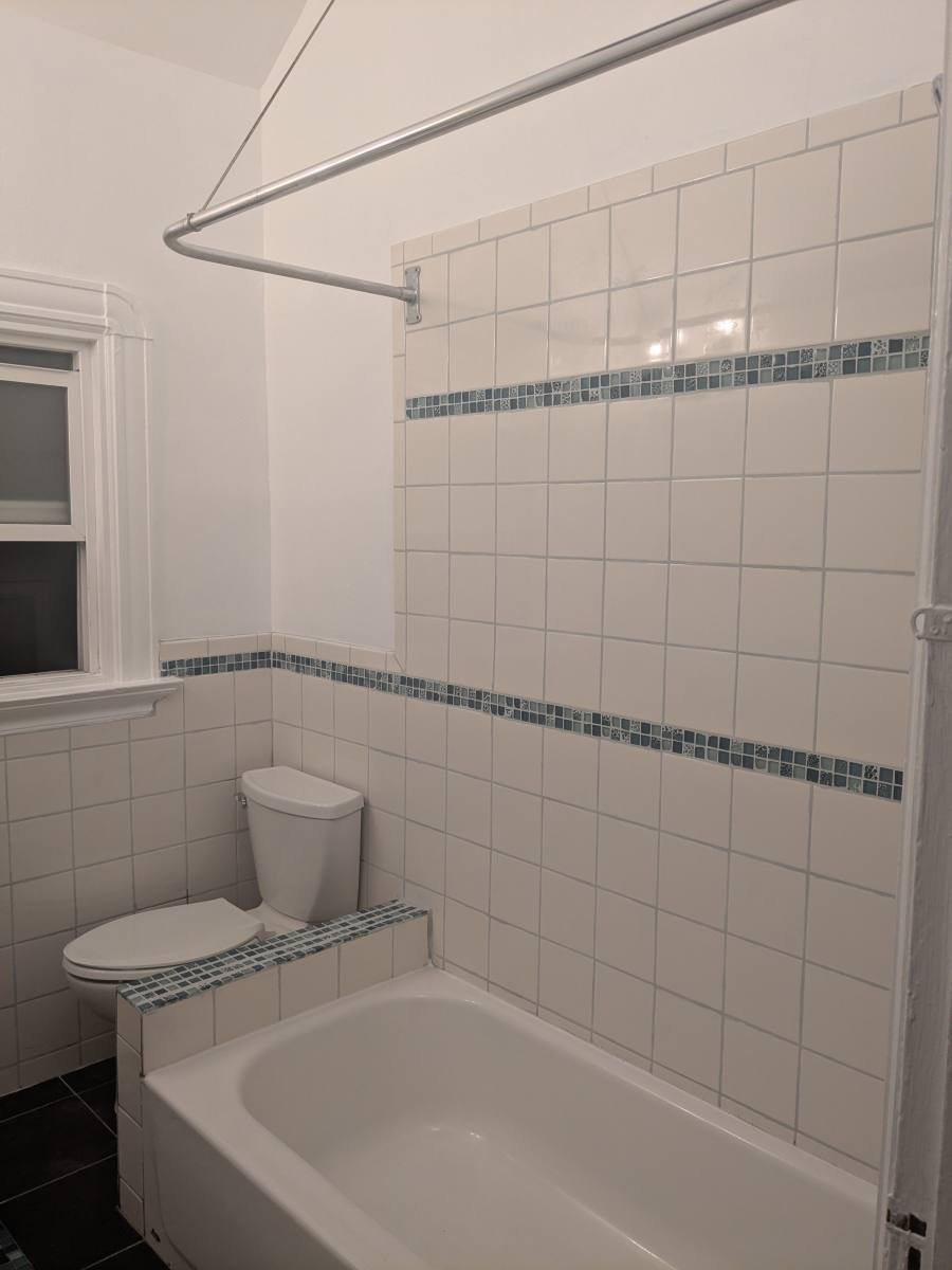 Apartment for rent at 63 Hamilton Place #63, Oakland, CA 94612