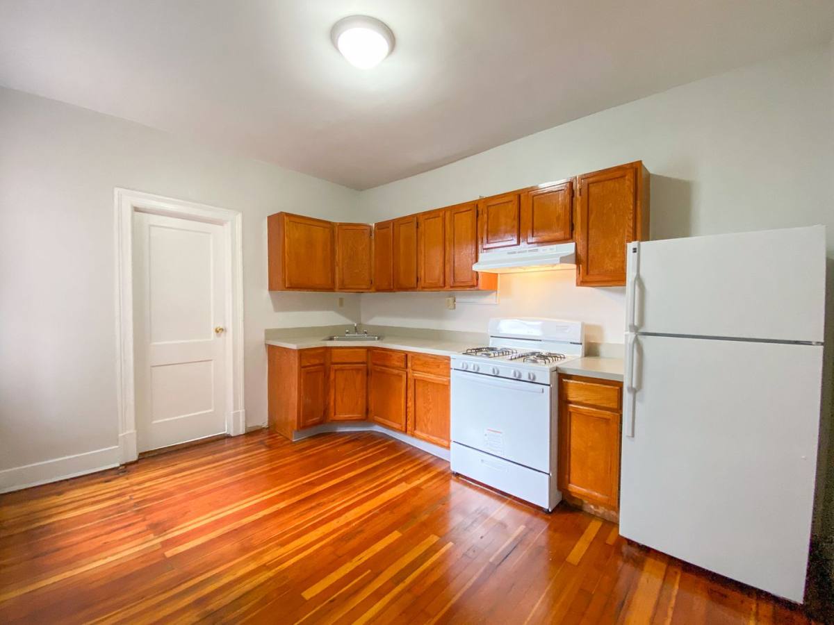 Apartment for rent at 291 Buckingham St, Hartford, CT 06106