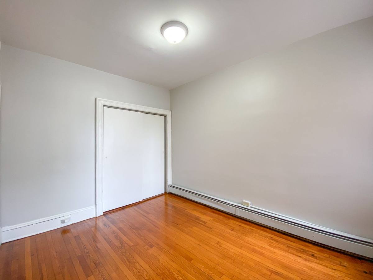 Apartment for rent at 291 Buckingham St, Hartford, CT 06106
