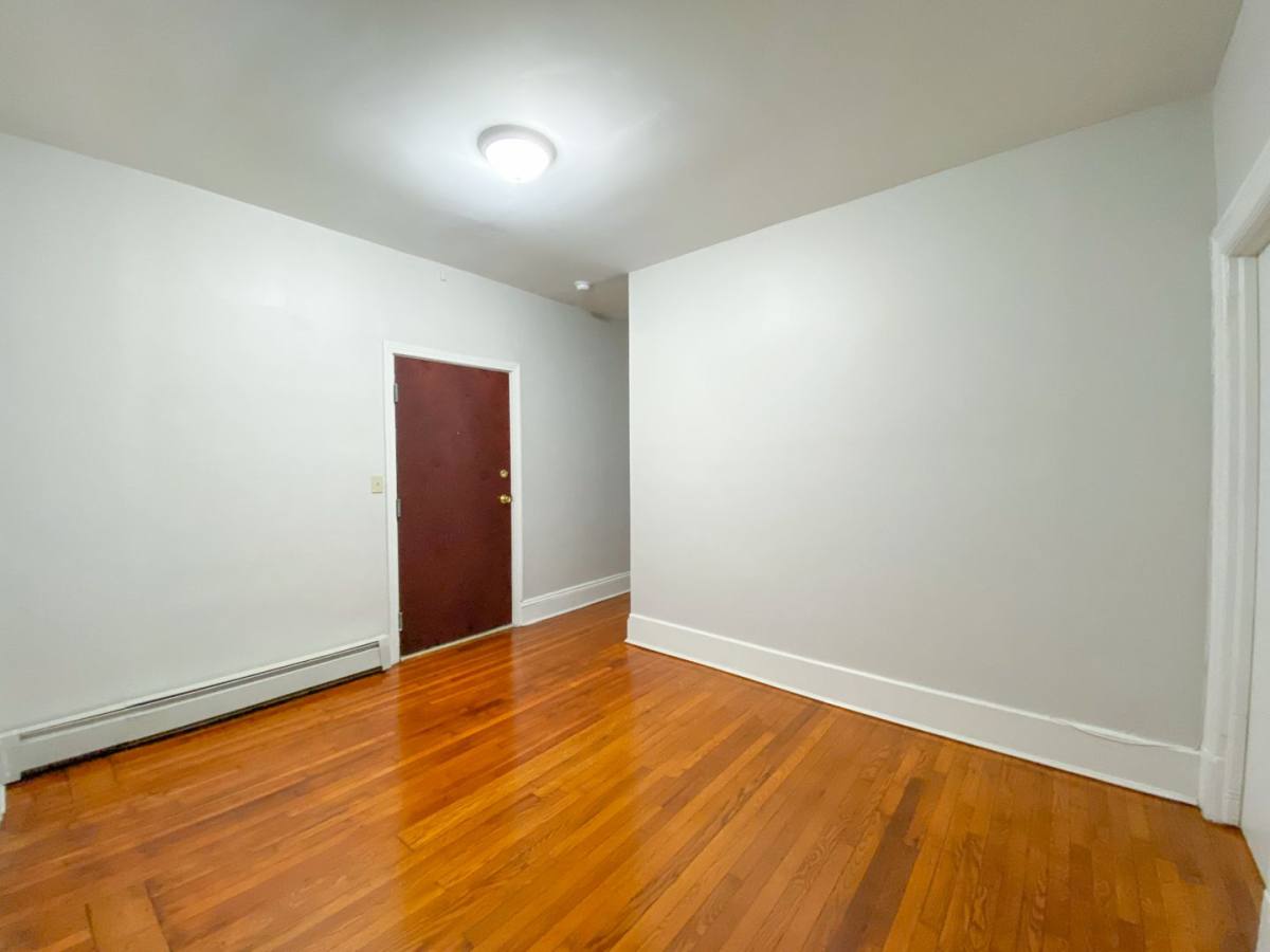 Apartment for rent at 291 Buckingham St, Hartford, CT 06106