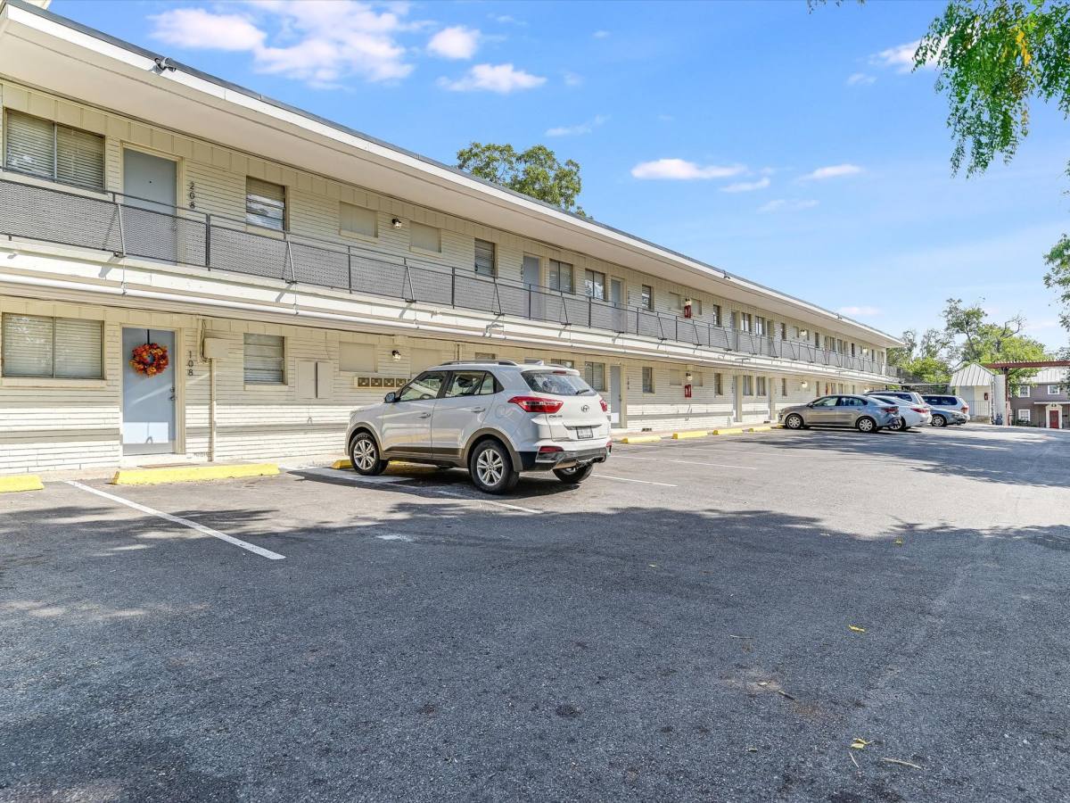 Townhouse for rent at 333 Brahan Blvd, San Antonio, TX 78215