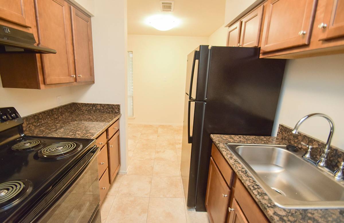 Apartment for rent at 6566 Park Manor Dr, Metairie, LA 70003