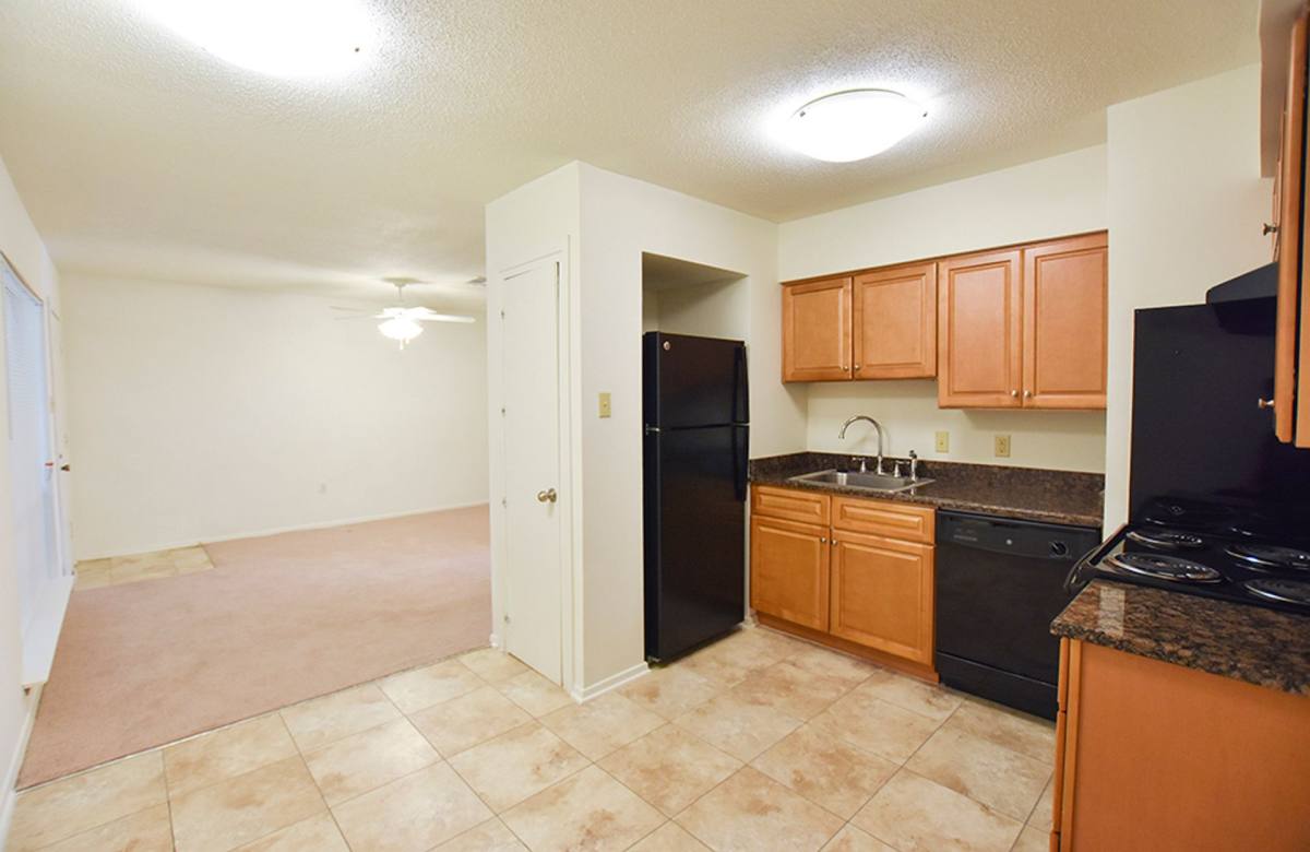 Apartment for rent at 6566 Park Manor Dr, Metairie, LA 70003