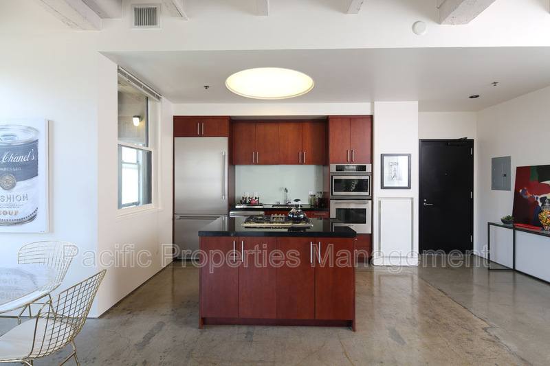 Apartment for rent at 411 W 5th St #940, Los Angeles, CA 90013