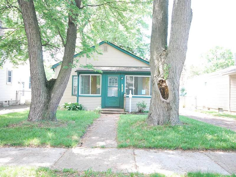 House for rent at 18507 Lennane, Redford, MI 48240