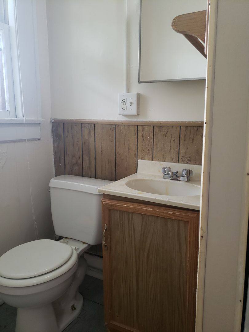 Apartment for rent at 233-235 Grant Ave, Morgantown, WV 26505