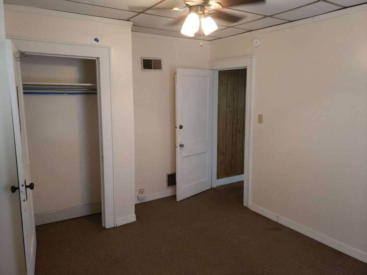 Apartment for rent at 233-235 Grant Ave, Morgantown, WV 26505
