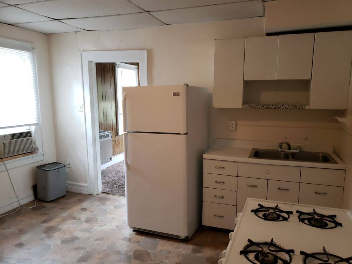 Apartment for rent at 233-235 Grant Ave, Morgantown, WV 26505