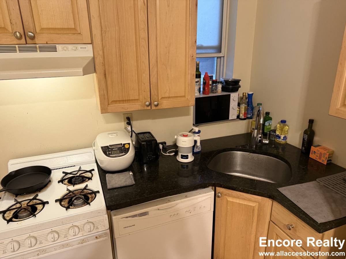 Apartment for rent at 1197 Commonwealth Ave #9, Allston, MA 02134