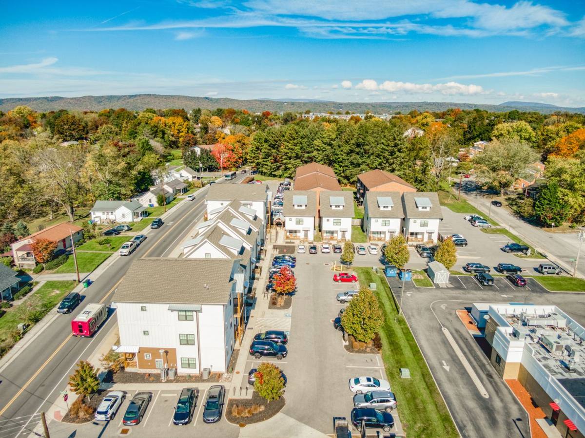 Apartment for rent at 901-917 Lunch Pail Lane, Blacksburg, VA 24060
