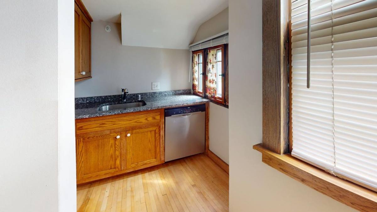 Apartment for rent at 712 4th St SE, Minneapolis, MN 55414