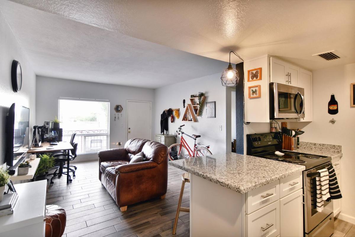 Apartment for rent at 5022 N 17th Ave #102, Phoenix, AZ 85015