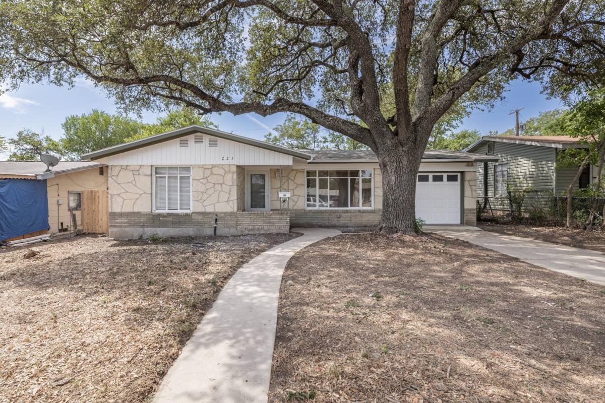 House for rent at 222 Dryden Dr, San Antonio, TX 78213