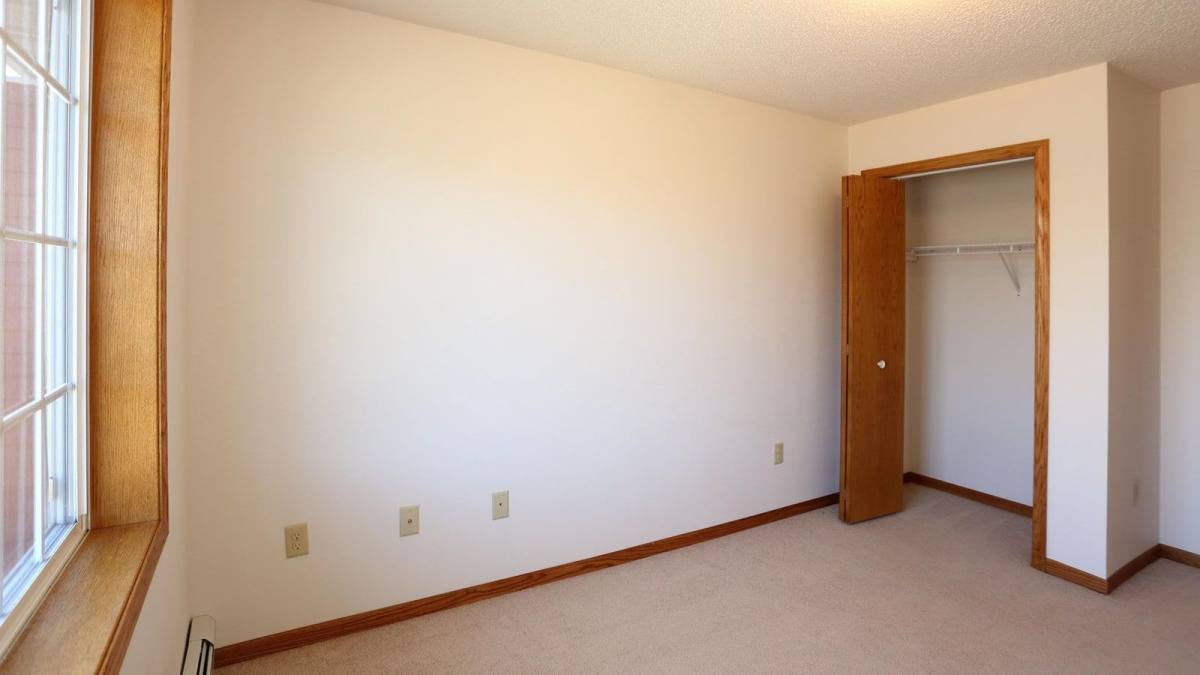 Apartment for rent at Mill Pond, 685 4th St SW, Forest Lake, MN 55025