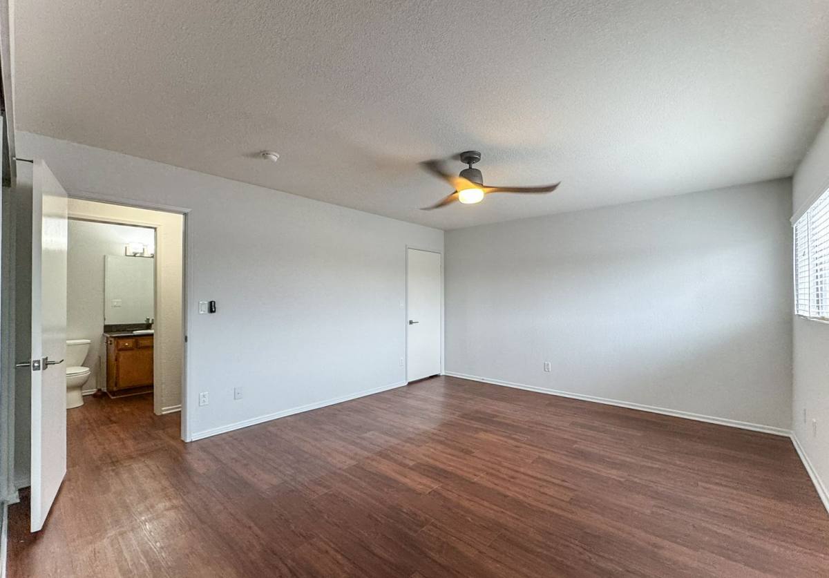 Apartment for rent at 4071 McLaughlin Ave #4, Los Angeles, CA 90066