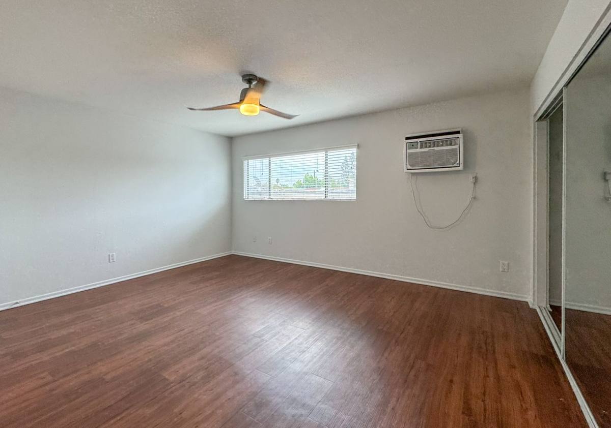 Apartment for rent at 4071 McLaughlin Ave #4, Los Angeles, CA 90066