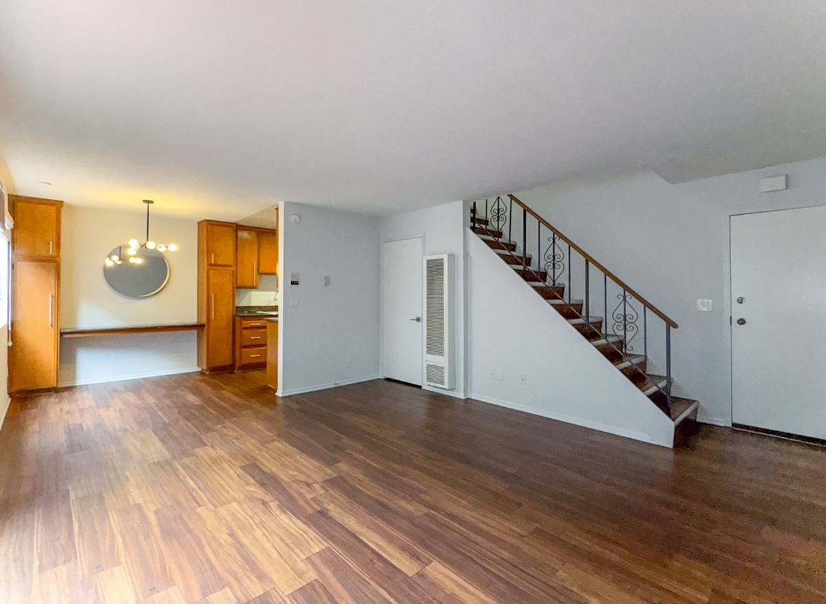 Apartment for rent at 4071 McLaughlin Ave #4, Los Angeles, CA 90066