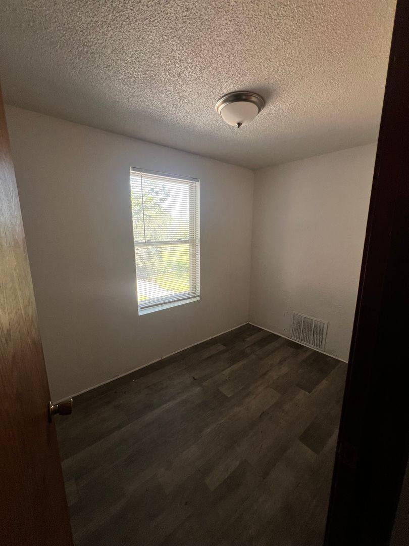 Apartment for rent at 1211 Reynolds Ave, Kansas City, KS 66102