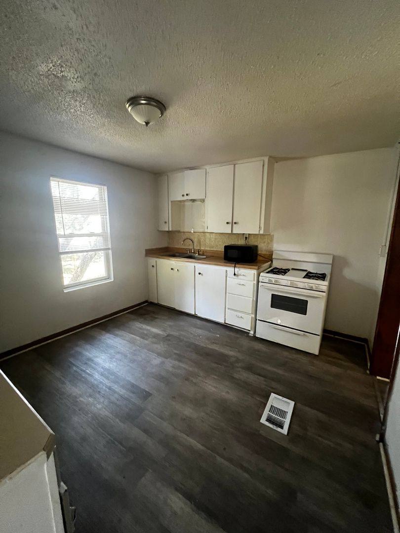 Apartment for rent at 1211 Reynolds Ave, Kansas City, KS 66102