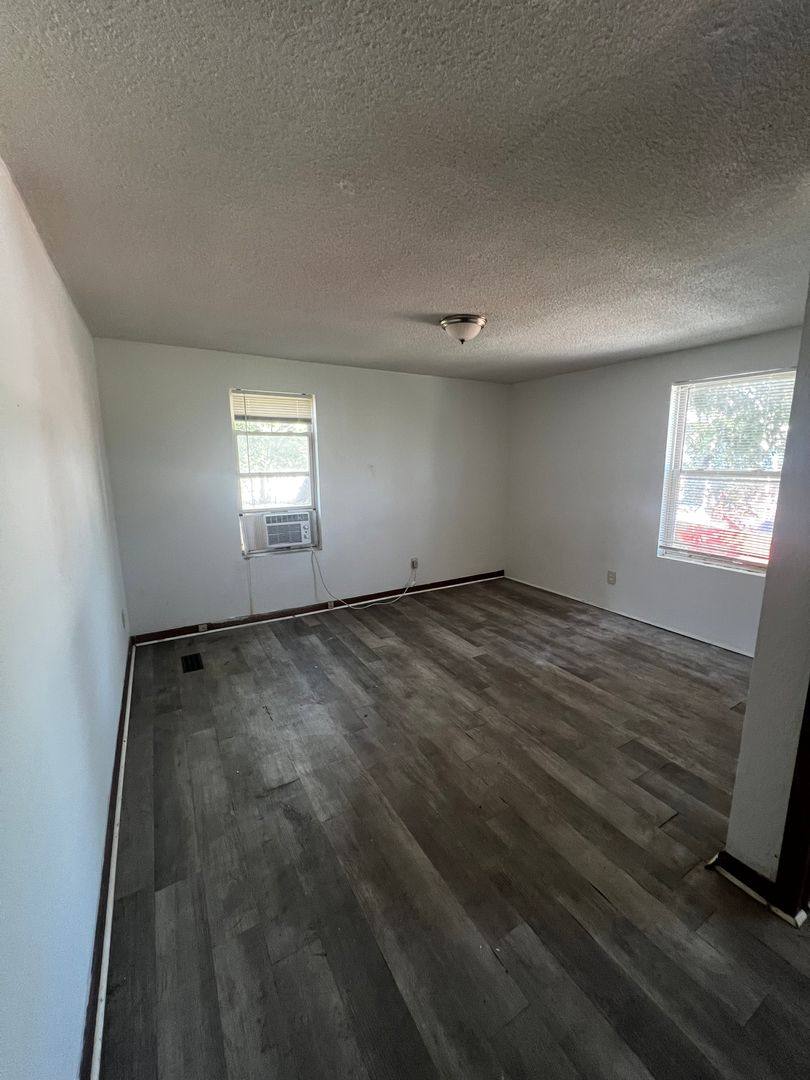 Apartment for rent at 1211 Reynolds Ave, Kansas City, KS 66102