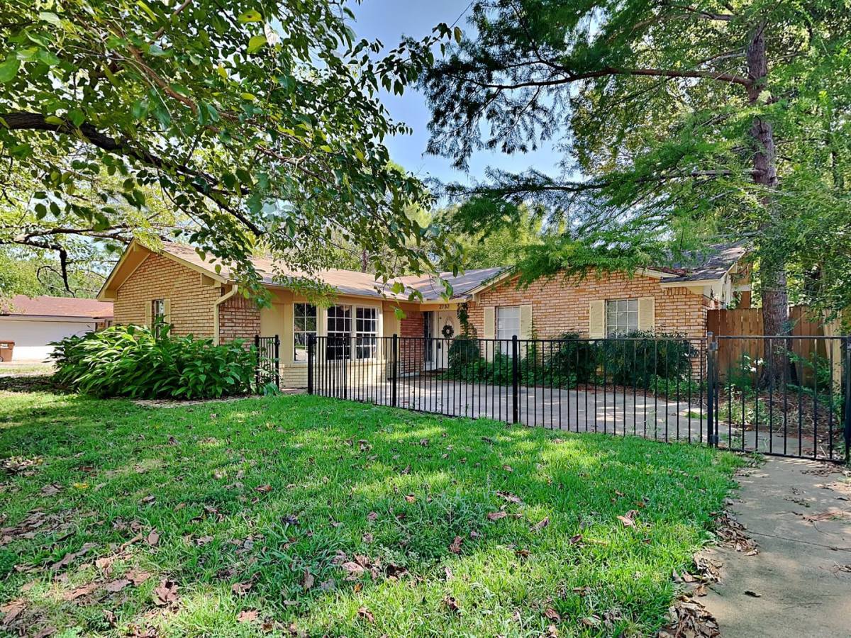 House for rent at 2732 Foxcroft Circle, Denton, TX 76209